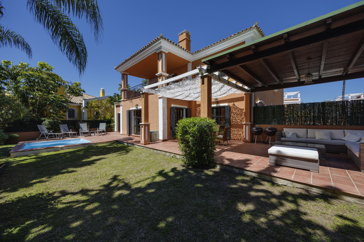 5 bedroom Villas for sale in Guadalmina Alta – R5379259 5 bedroom Villas for sale in Guadalmina Alta – R5379259