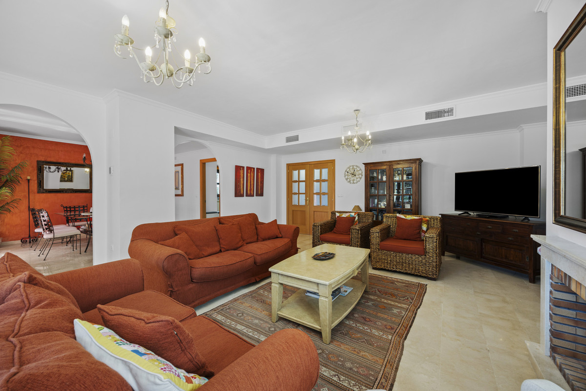 5 bedroom Villas for sale in Guadalmina Alta – R5379259 5 bedroom Villas for sale in Guadalmina Alta – R5379259