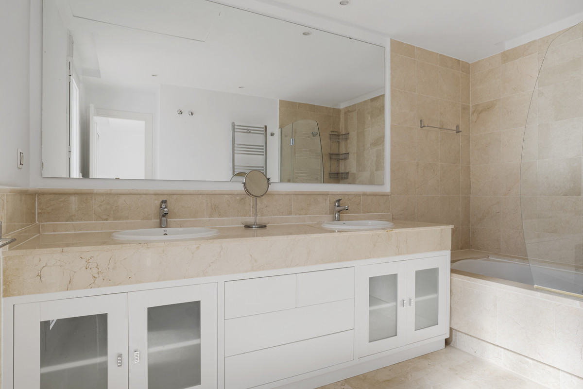 4 bedroom Apartments for sale in Nueva Andalucía – R5032516 4 bedroom Apartments for sale in Nueva Andalucía – R5032516