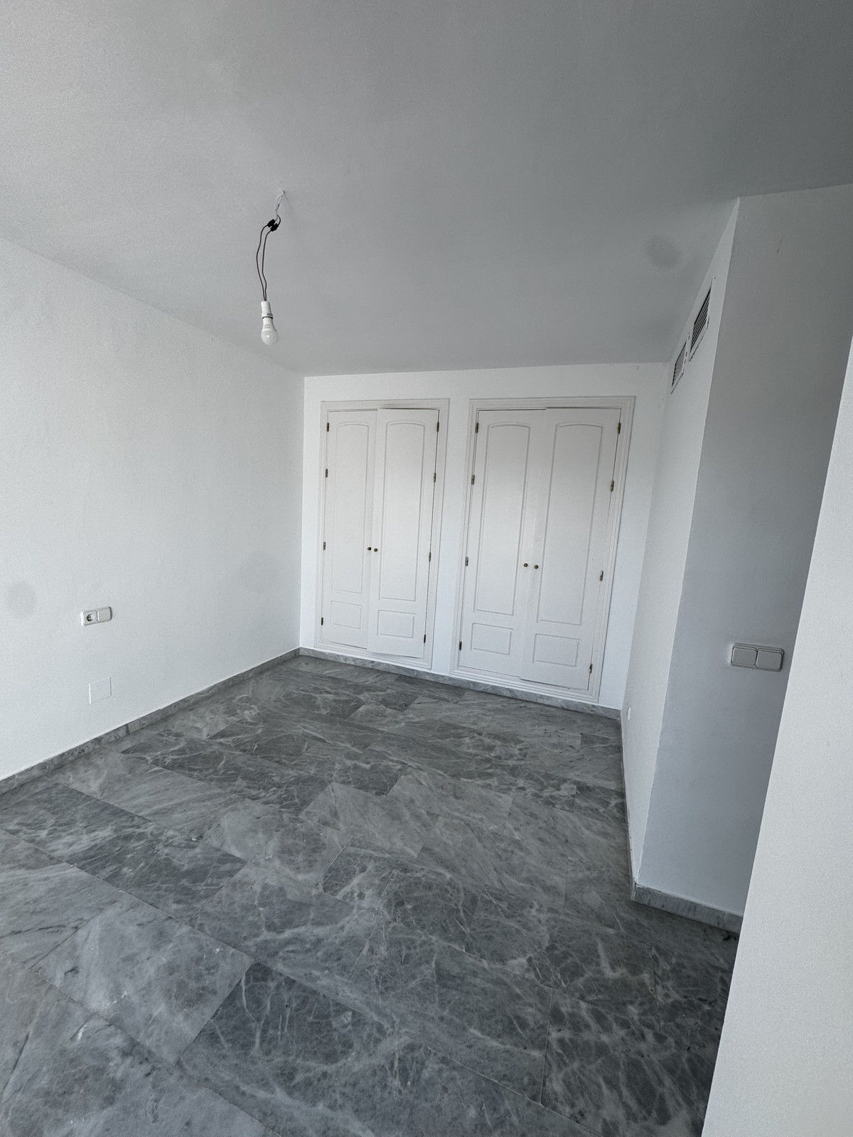 Apartamentos de 5 dormitorios en venta en Guadalmina Baja – R5391661 Apartamentos de 5 dormitorios en venta en Guadalmina Baja – R5391661