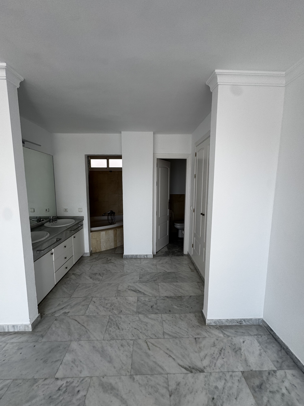 Apartamentos de 5 dormitorios en venta en Guadalmina Baja – R5391661 Apartamentos de 5 dormitorios en venta en Guadalmina Baja – R5391661