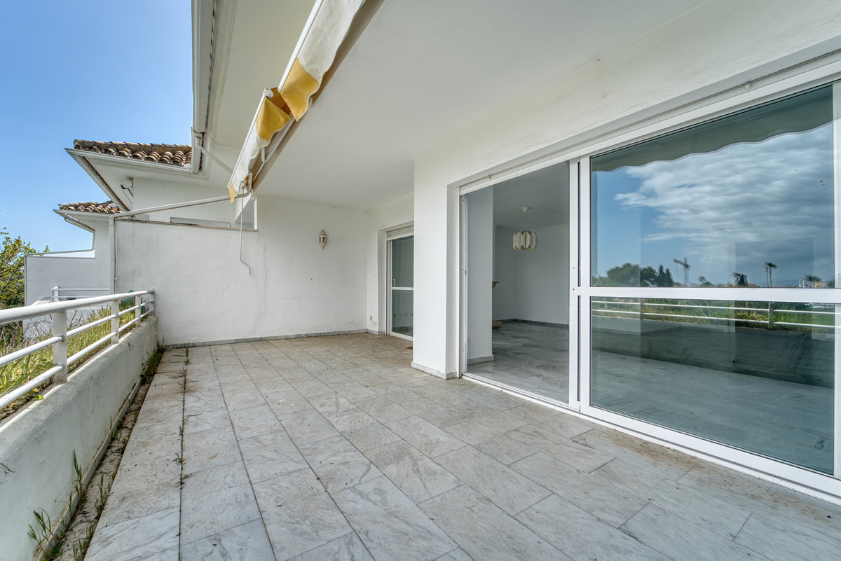 Apartamentos de 5 dormitorios en venta en Guadalmina Baja – R5391661 Apartamentos de 5 dormitorios en venta en Guadalmina Baja – R5391661