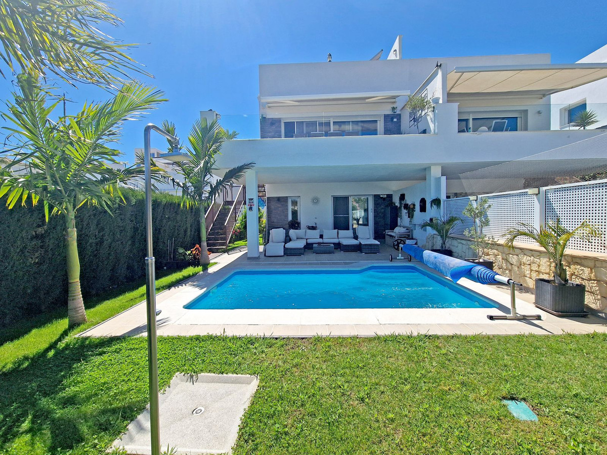 Pareados de 3 dormitorios en venta en Riviera del Sol – R5370256 Pareados de 3 dormitorios en venta en Riviera del Sol – R5370256