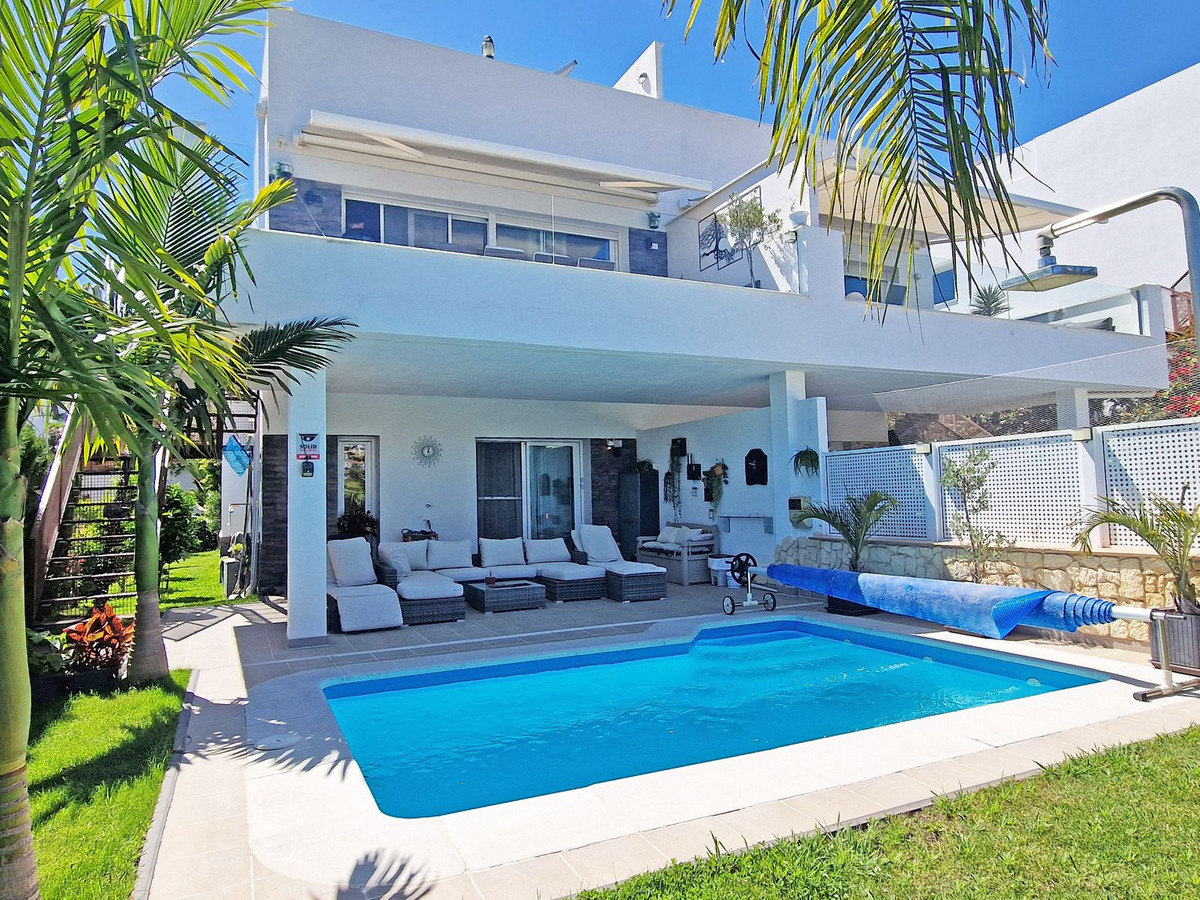 Pareados de 3 dormitorios en venta en Riviera del Sol – R5370256 Pareados de 3 dormitorios en venta en Riviera del Sol – R5370256
