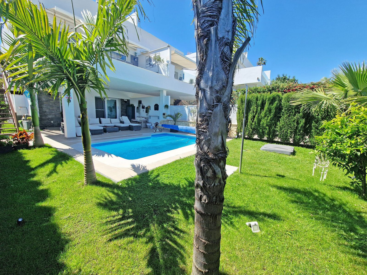 Pareados de 3 dormitorios en venta en Riviera del Sol – R5370256 Pareados de 3 dormitorios en venta en Riviera del Sol – R5370256