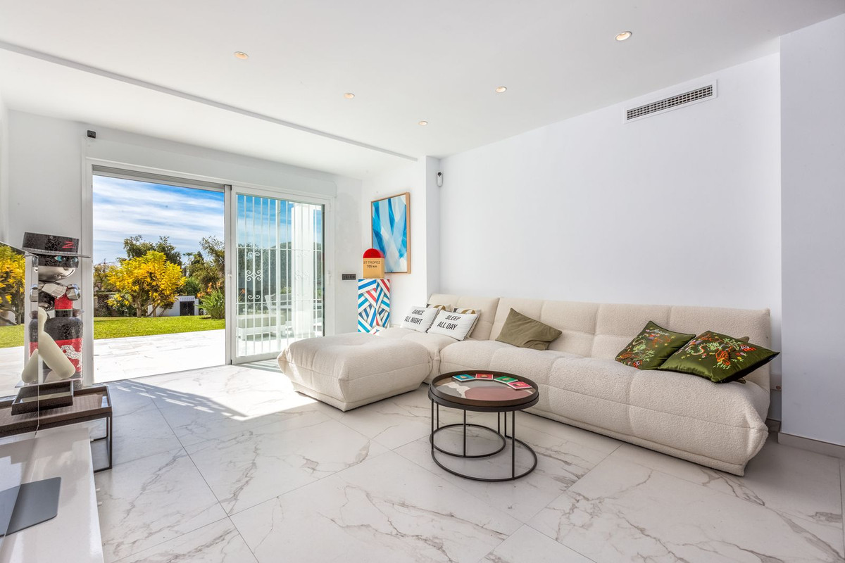 Apartamentos de 2 dormitorios en venta en Nueva Andaluc�a – R4649437 Apartamentos de 2 dormitorios en venta en Nueva Andaluc�a – R4649437
