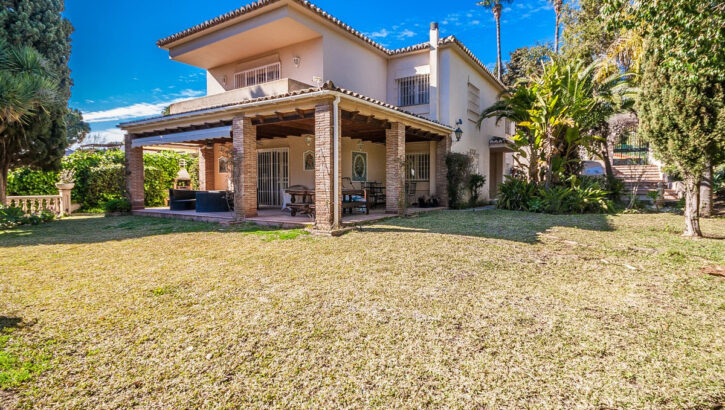 5 bedroom Villas for sale in Calahonda – R5343208 5 bedroom Villas for sale in Calahonda – R5343208 in