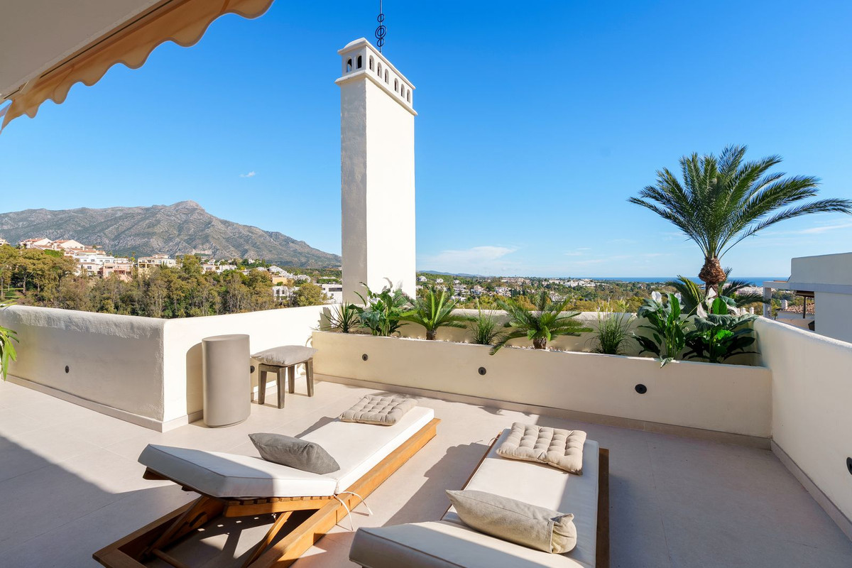 Apartamentos de 3 dormitorios en venta en Nueva Andalucía – R5272087