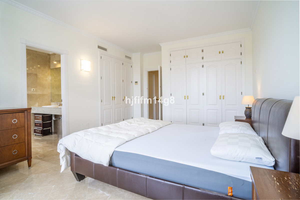 Adosados de 3 dormitorios en venta en Nueva Andalucía – R5080336 Adosados de 3 dormitorios en venta en Nueva Andalucía – R5080336