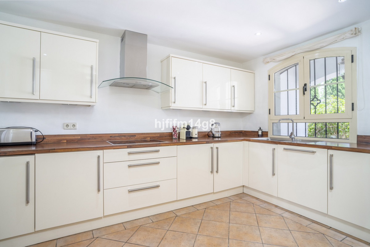 Adosados de 3 dormitorios en venta en Nueva Andalucía – R5080336 Adosados de 3 dormitorios en venta en Nueva Andalucía – R5080336