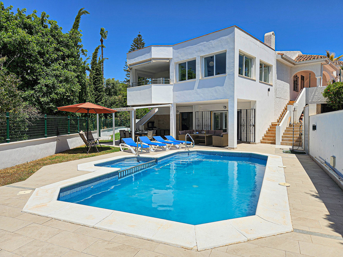 4 bedroom Villas for sale in Riviera del Sol – R5242030 4 bedroom Villas for sale in Riviera del Sol – R5242030