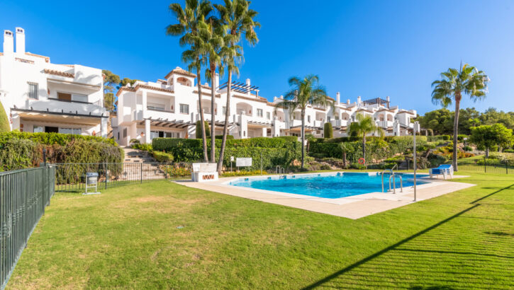 Adosados de 3 dormitorios en venta en Nueva Andalucía – R5373964 Adosados de 3 dormitorios en venta en Nueva Andalucía – R5373964 en