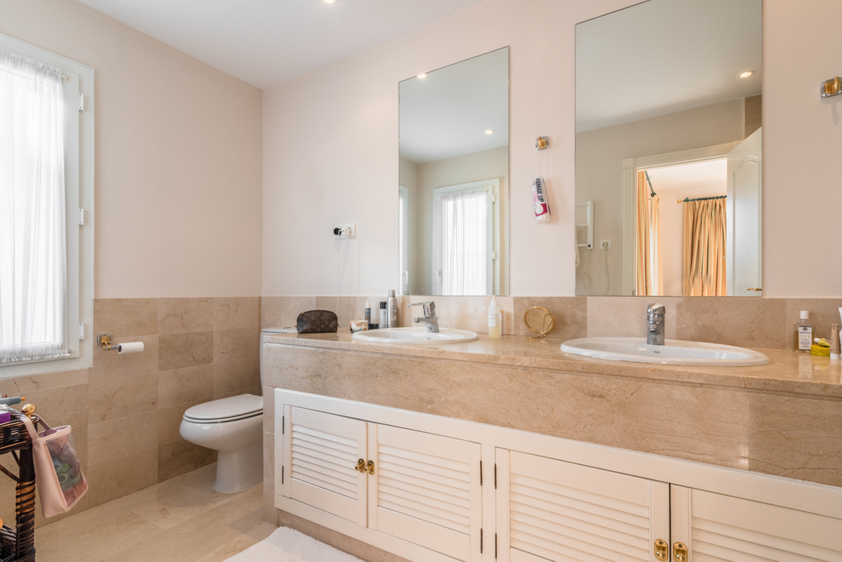 Adosados de 3 dormitorios en venta en Nueva Andalucía – R5373964 Adosados de 3 dormitorios en venta en Nueva Andalucía – R5373964
