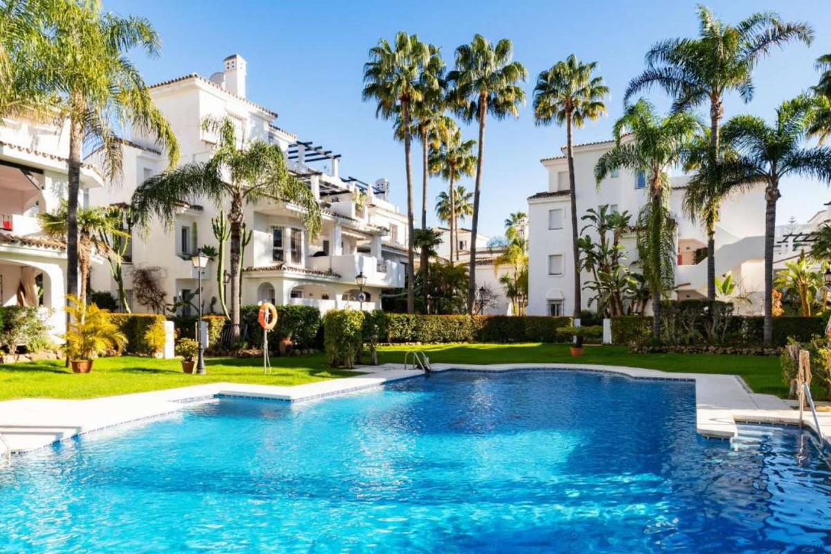 Apartamentos de 2 dormitorios en venta en Nueva Andaluc�a – R5299651 Apartamentos de 2 dormitorios en venta en Nueva Andaluc�a – R5299651