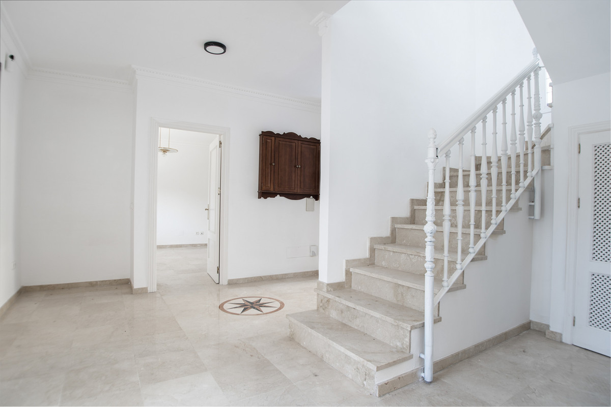 4 bedroom Villas for sale in Nueva Andalucía – R5379223 4 bedroom Villas for sale in Nueva Andalucía – R5379223