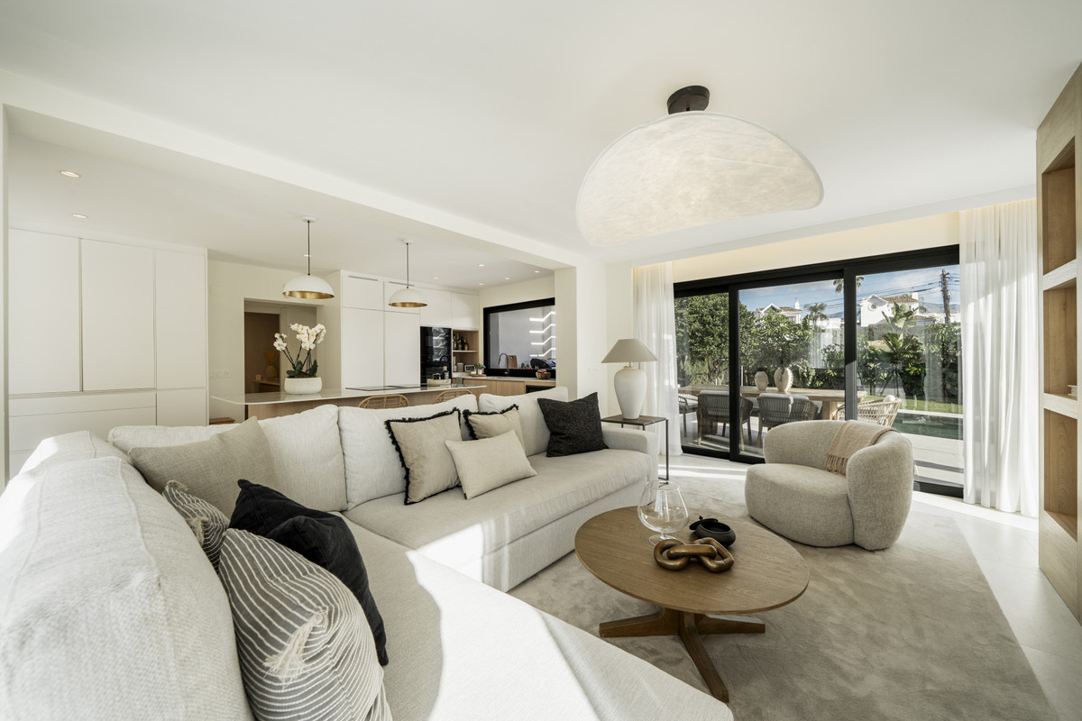 Villas de 5 dormitorios en venta en San Pedro de Alc�ntara – R5245315 Villas de 5 dormitorios en venta en San Pedro de Alc�ntara – R5245315
