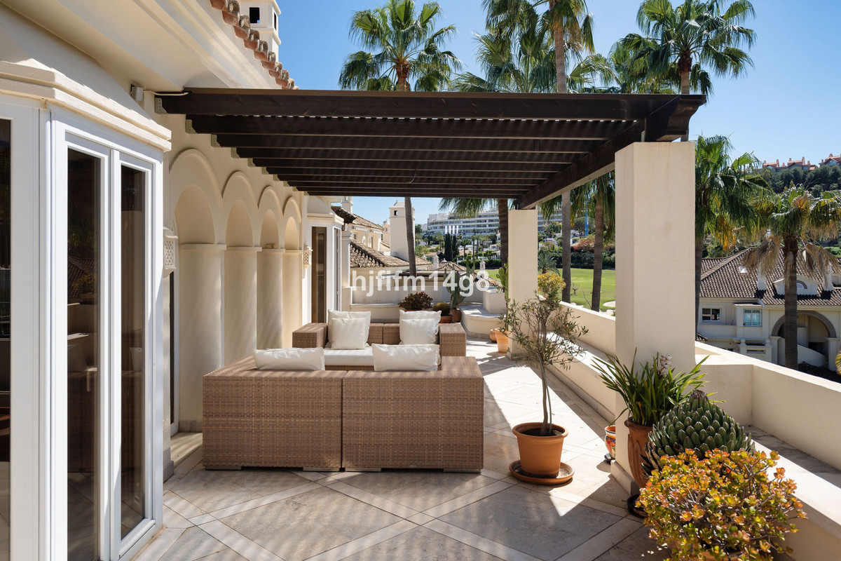 Apartamentos de 3 dormitorios en venta en Nueva Andaluc�a – R5351119 Apartamentos de 3 dormitorios en venta en Nueva Andaluc�a – R5351119
