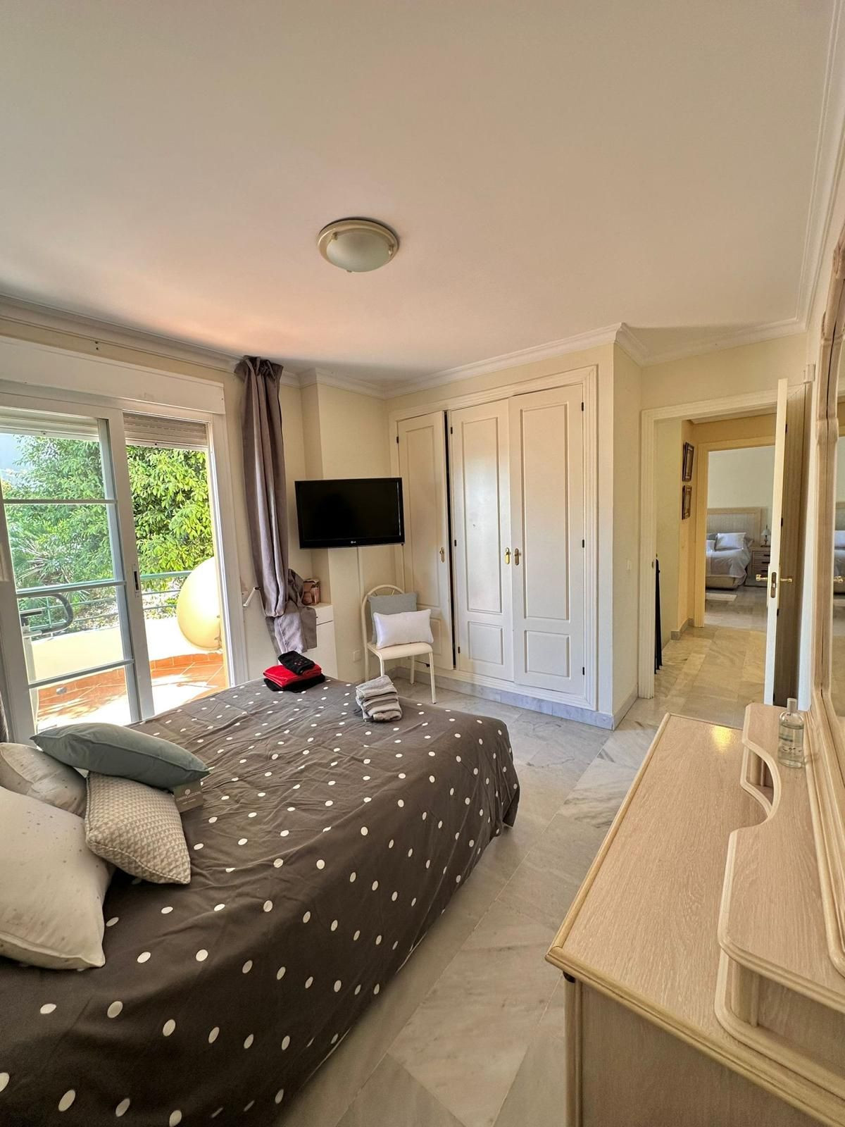 Apartamentos de 3 dormitorios en venta en Nueva Andalucía – R5154937 Apartamentos de 3 dormitorios en venta en Nueva Andalucía – R5154937