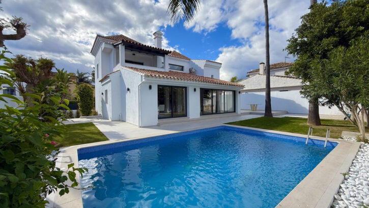 Villas de 5 dormitorios en venta en Nueva Andalucía – R5327749 Villas de 5 dormitorios en venta en Nueva Andalucía – R5327749 en