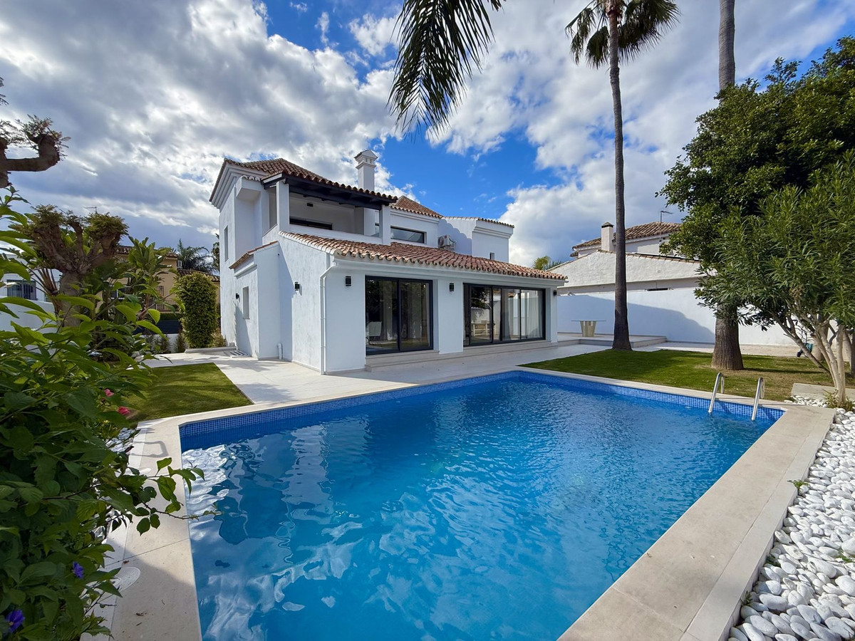 Villas de 5 dormitorios en venta en Nueva Andalucía – R5327749 Villas de 5 dormitorios en venta en Nueva Andalucía – R5327749