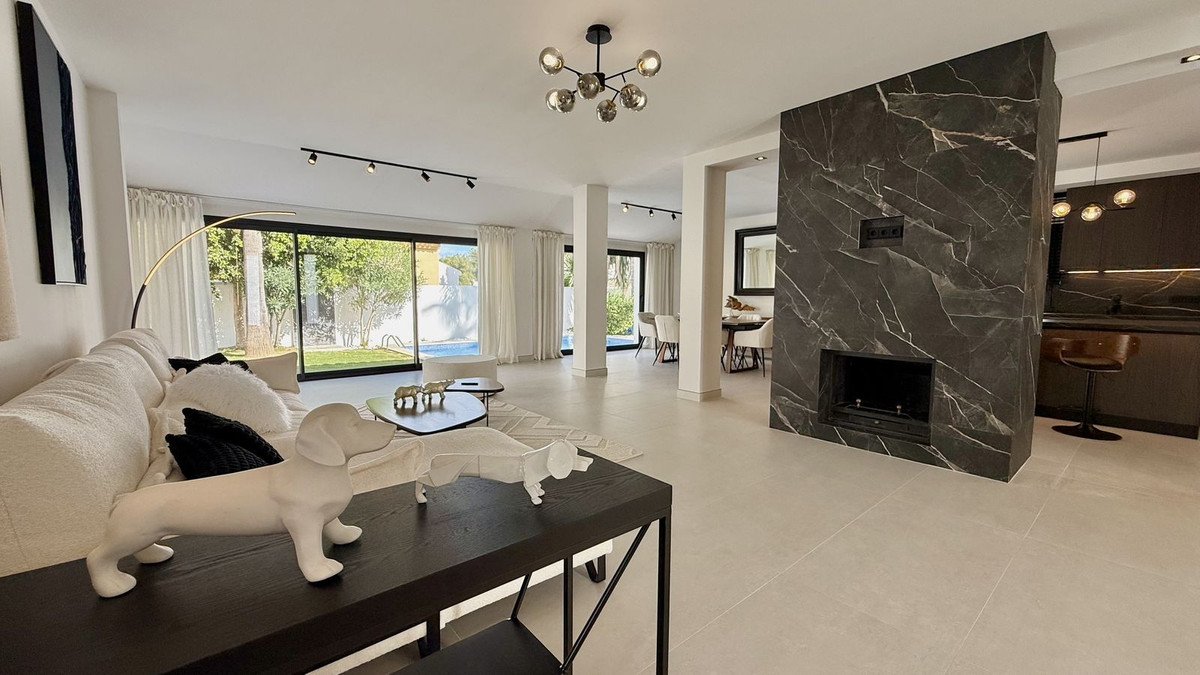 Villas de 5 dormitorios en venta en Nueva Andalucía – R5327749 Villas de 5 dormitorios en venta en Nueva Andalucía – R5327749