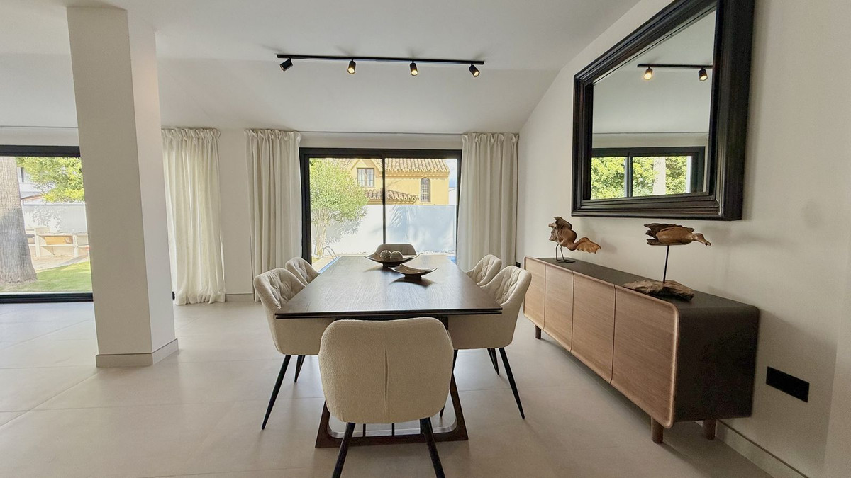 Villas de 5 dormitorios en venta en Nueva Andalucía – R5327749 Villas de 5 dormitorios en venta en Nueva Andalucía – R5327749