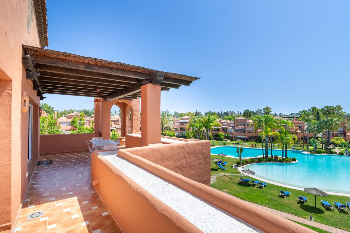 Aticos de 3 dormitorios en venta en Guadalmina Baja – R4749856 Aticos de 3 dormitorios en venta en Guadalmina Baja – R4749856