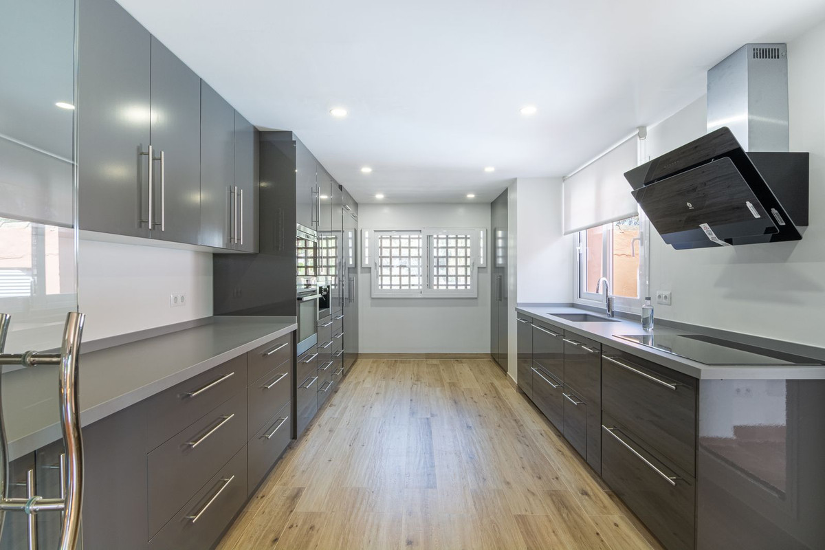 Aticos de 3 dormitorios en venta en Guadalmina Baja – R4749856 Aticos de 3 dormitorios en venta en Guadalmina Baja – R4749856