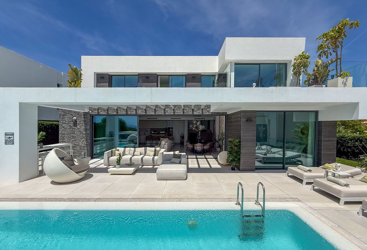 5 bedroom Villas for sale in Cabopino – R5373979 5 bedroom Villas for sale in Cabopino – R5373979