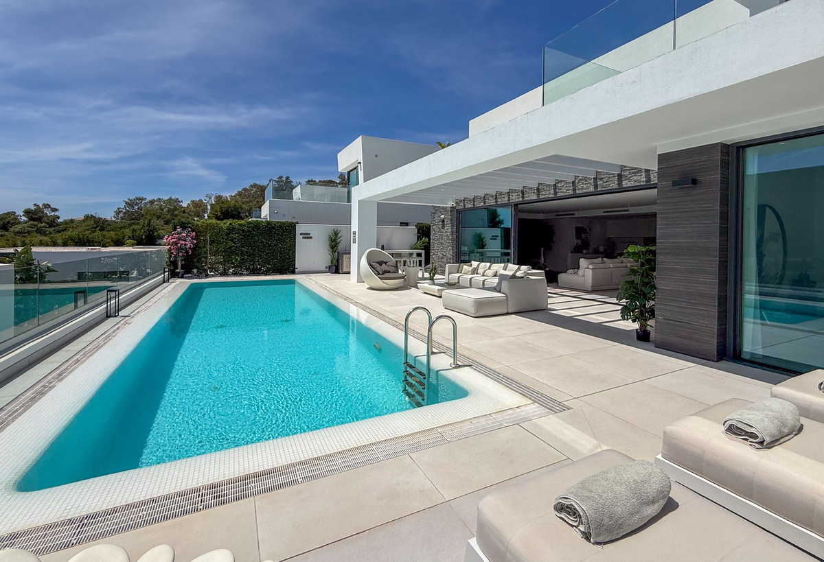 5 bedroom Villas for sale in Cabopino – R5373979 5 bedroom Villas for sale in Cabopino – R5373979