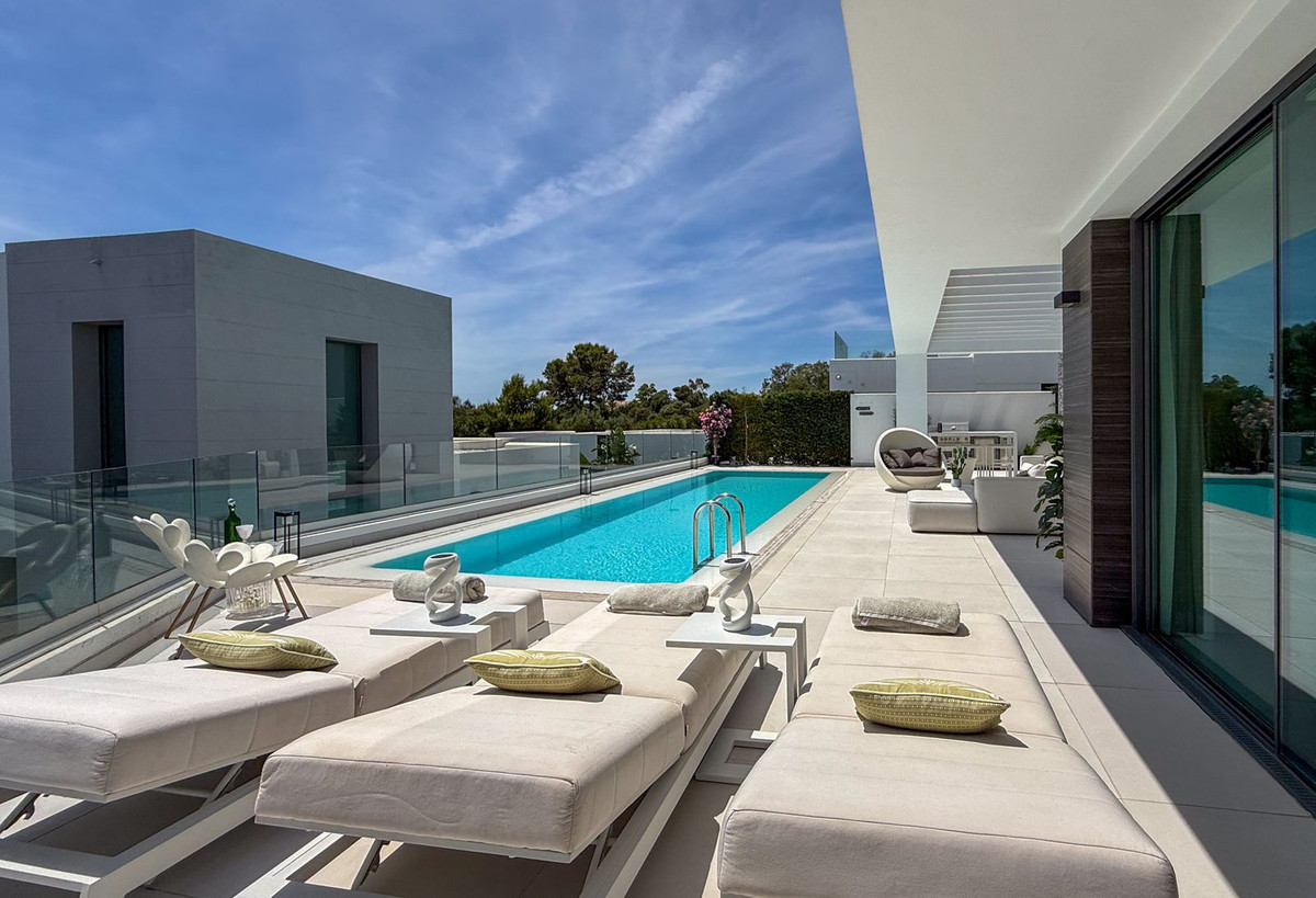 5 bedroom Villas for sale in Cabopino – R5373979 5 bedroom Villas for sale in Cabopino – R5373979