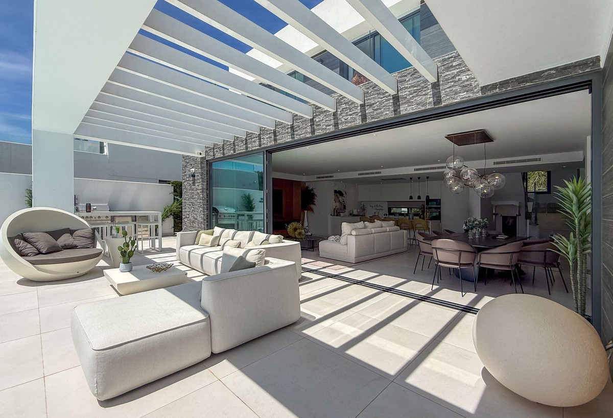 5 bedroom Villas for sale in Cabopino – R5373979 5 bedroom Villas for sale in Cabopino – R5373979