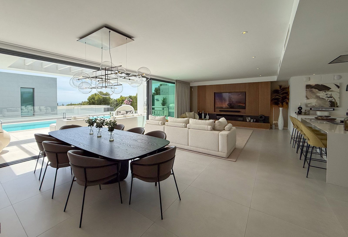 5 bedroom Villas for sale in Cabopino – R5373979 5 bedroom Villas for sale in Cabopino – R5373979