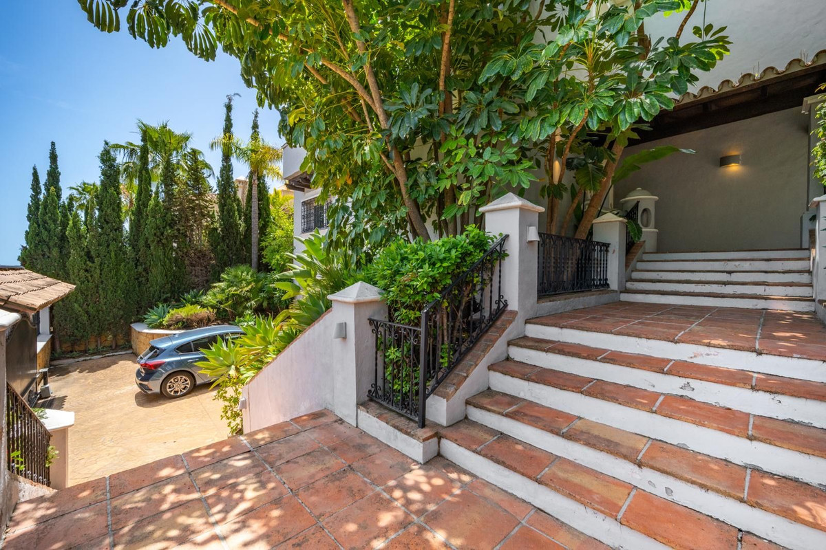 5 bedroom Villas for sale in Nueva Andaluc�a – R4944055 5 bedroom Villas for sale in Nueva Andaluc�a – R4944055