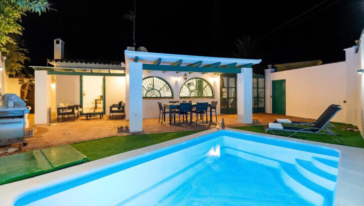Villas de 5 dormitorios en venta en Nueva Andalucía – R5195182 Villas de 5 dormitorios en venta en Nueva Andalucía – R5195182 en