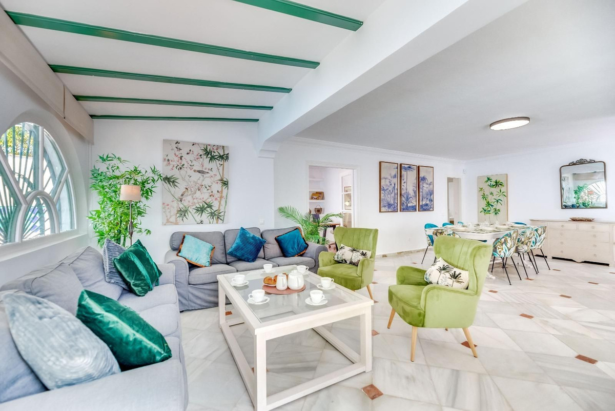 5 bedroom Villas for sale in Nueva Andalucía – R5195182 5 bedroom Villas for sale in Nueva Andalucía – R5195182