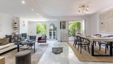 5 bedroom Townhouses for sale in Milla de Oro – R5370982
