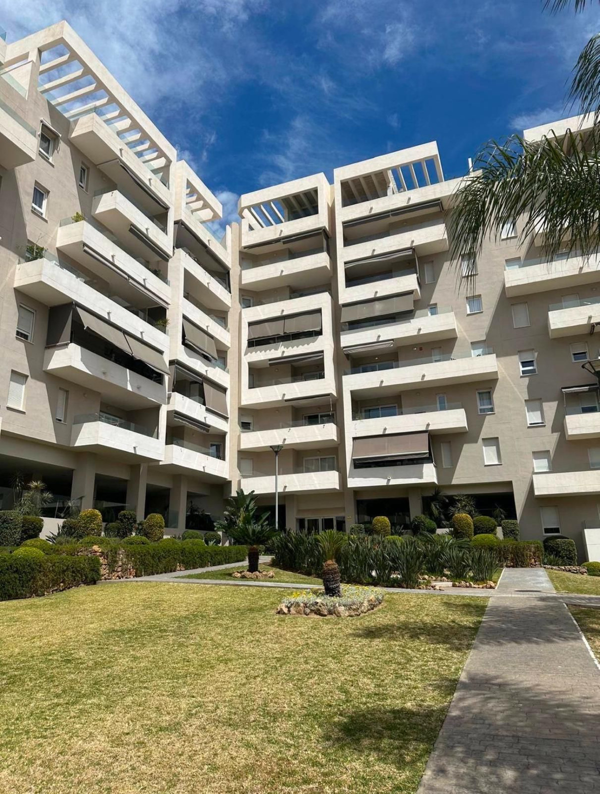 Apartamentos de 3 dormitorios en venta en Nueva Andaluc�a – R5226133 Apartamentos de 3 dormitorios en venta en Nueva Andaluc�a – R5226133