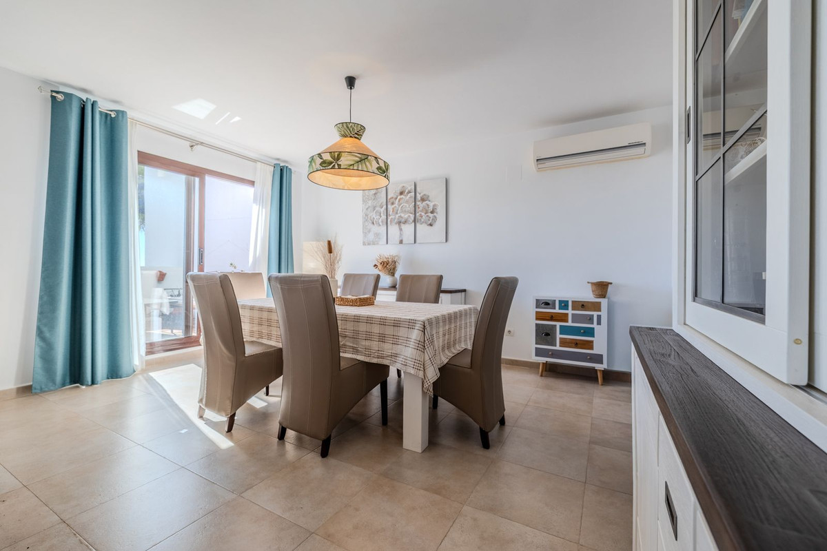 Apartamentos de 2 dormitorios en venta en Altos de los Monteros – R5306725 Apartamentos de 2 dormitorios en venta en Altos de los Monteros – R5306725