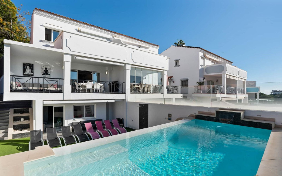 6 bedroom Semi-detached for sale in Marbella – R5337880 6 bedroom Semi-detached for sale in Marbella – R5337880