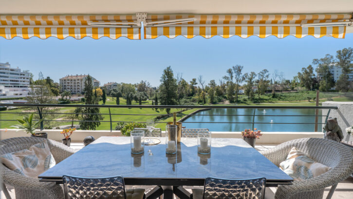 Apartamentos de 4 dormitorios en venta en Guadalmina Alta – R5349172 Apartamentos de 4 dormitorios en venta en Guadalmina Alta – R5349172 en