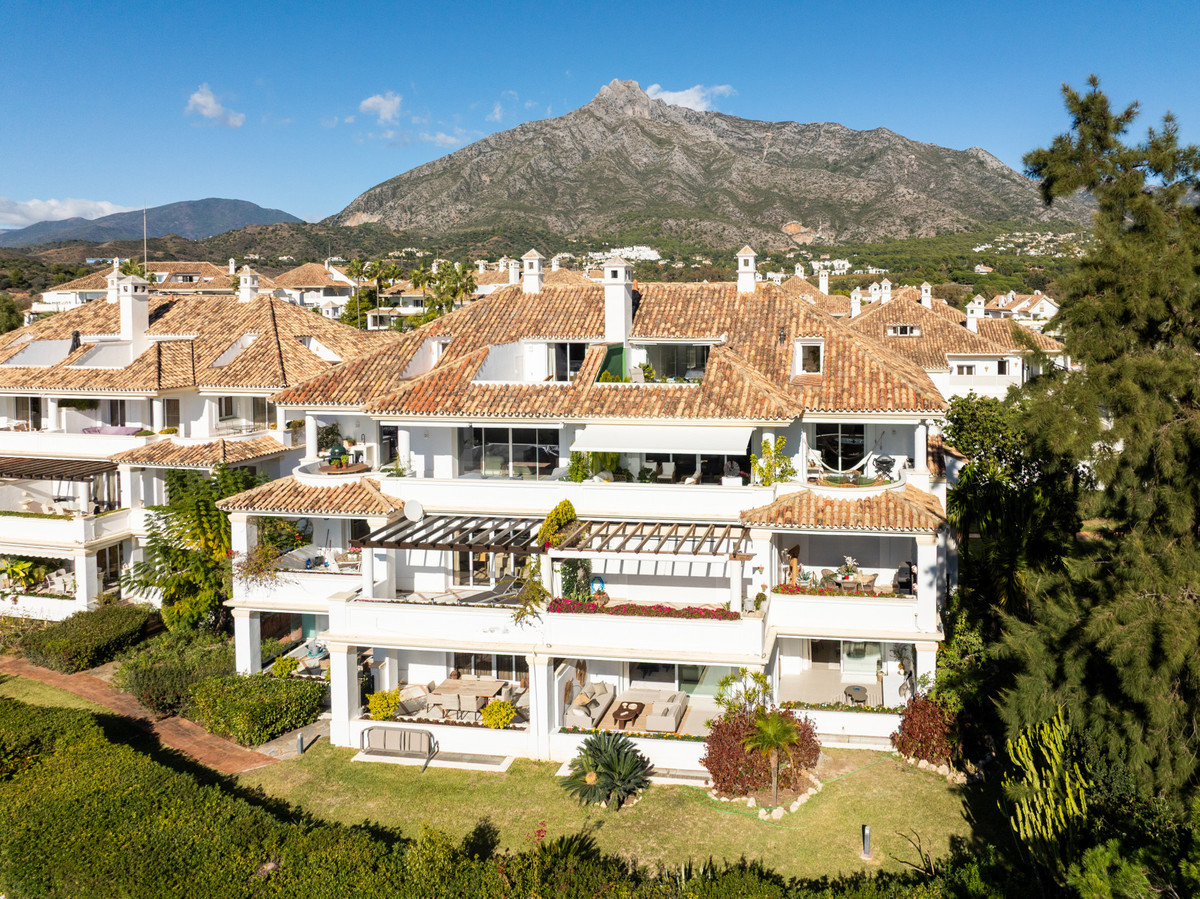 Apartamentos de 4 dormitorios en venta en Milla de Oro – R5360812 Apartamentos de 4 dormitorios en venta en Milla de Oro – R5360812