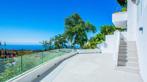3 bedroom Apartments for sale in La Mairena – R5041327