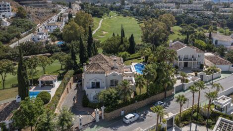 5 bedroom Villas for sale in Benahavís – R5211262