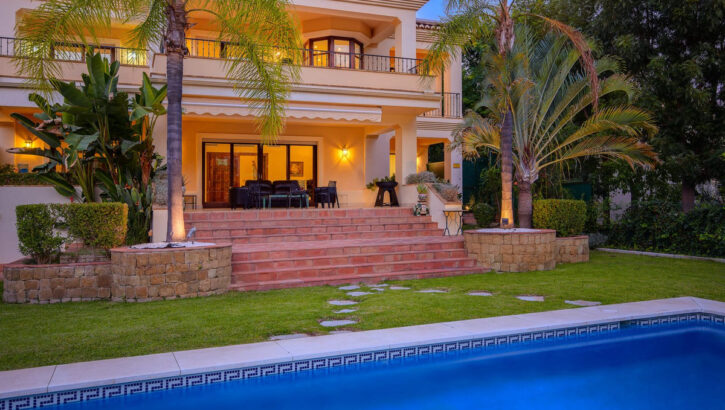 Villas de 6 dormitorios en venta en Los Arqueros – R4447306 Villas de 6 dormitorios en venta en Los Arqueros – R4447306 en