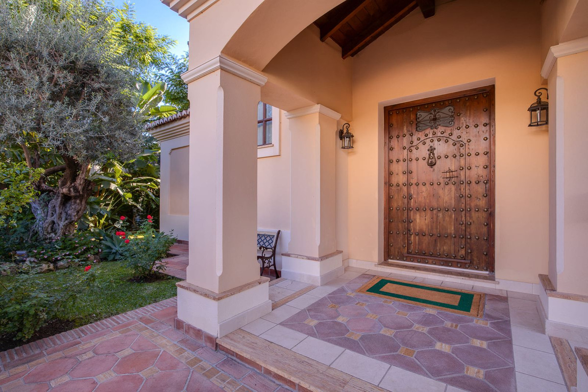 Villas de 6 dormitorios en venta en Los Arqueros – R4447306 Villas de 6 dormitorios en venta en Los Arqueros – R4447306