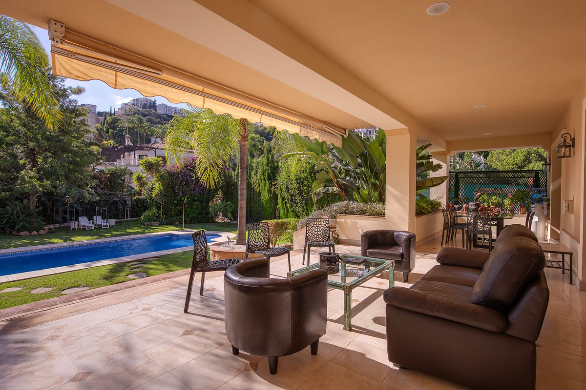 Villas de 6 dormitorios en venta en Los Arqueros – R4447306 Villas de 6 dormitorios en venta en Los Arqueros – R4447306