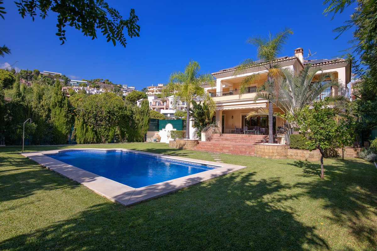 Villas de 6 dormitorios en venta en Los Arqueros – R4447306 Villas de 6 dormitorios en venta en Los Arqueros – R4447306