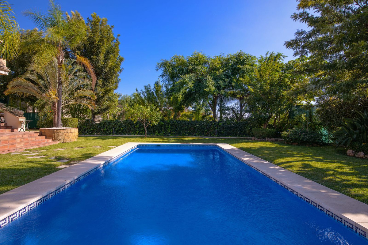 Villas de 6 dormitorios en venta en Los Arqueros – R4447306 Villas de 6 dormitorios en venta en Los Arqueros – R4447306