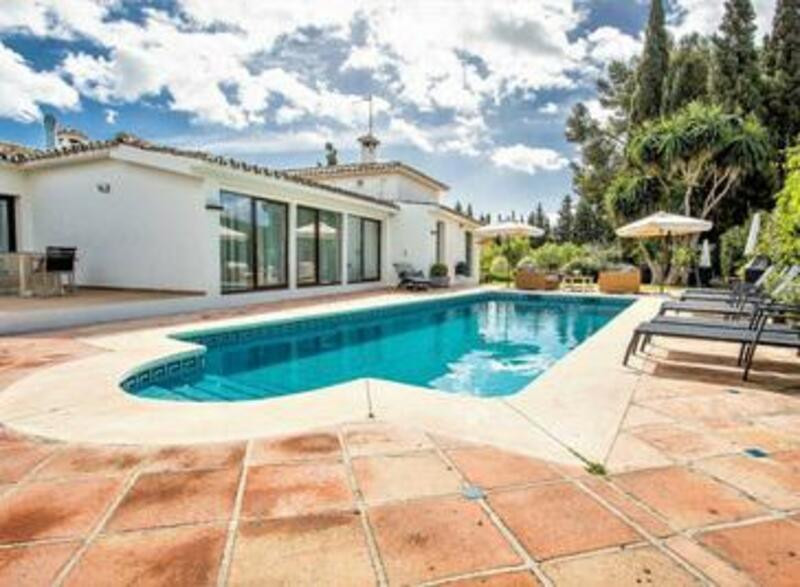 Villas de 8 dormitorios en venta en San Pedro de Alcántara – R5387236 Villas de 8 dormitorios en venta en San Pedro de Alcántara – R5387236